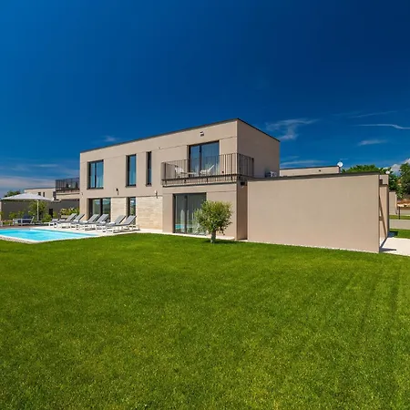 Villa Beautiful Vegt With Pool In *